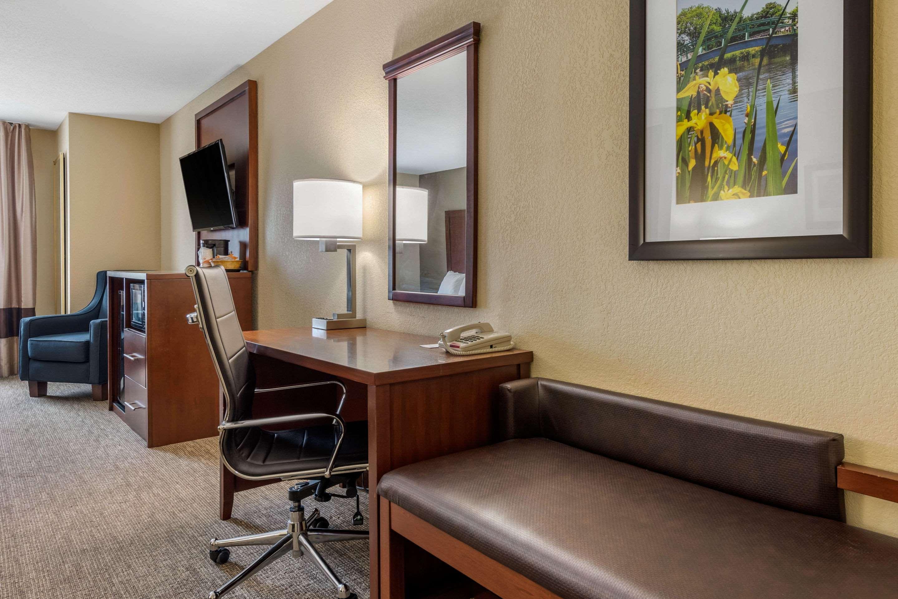 Comfort Suites Dayton-Wright Patterson Zewnętrze zdjęcie