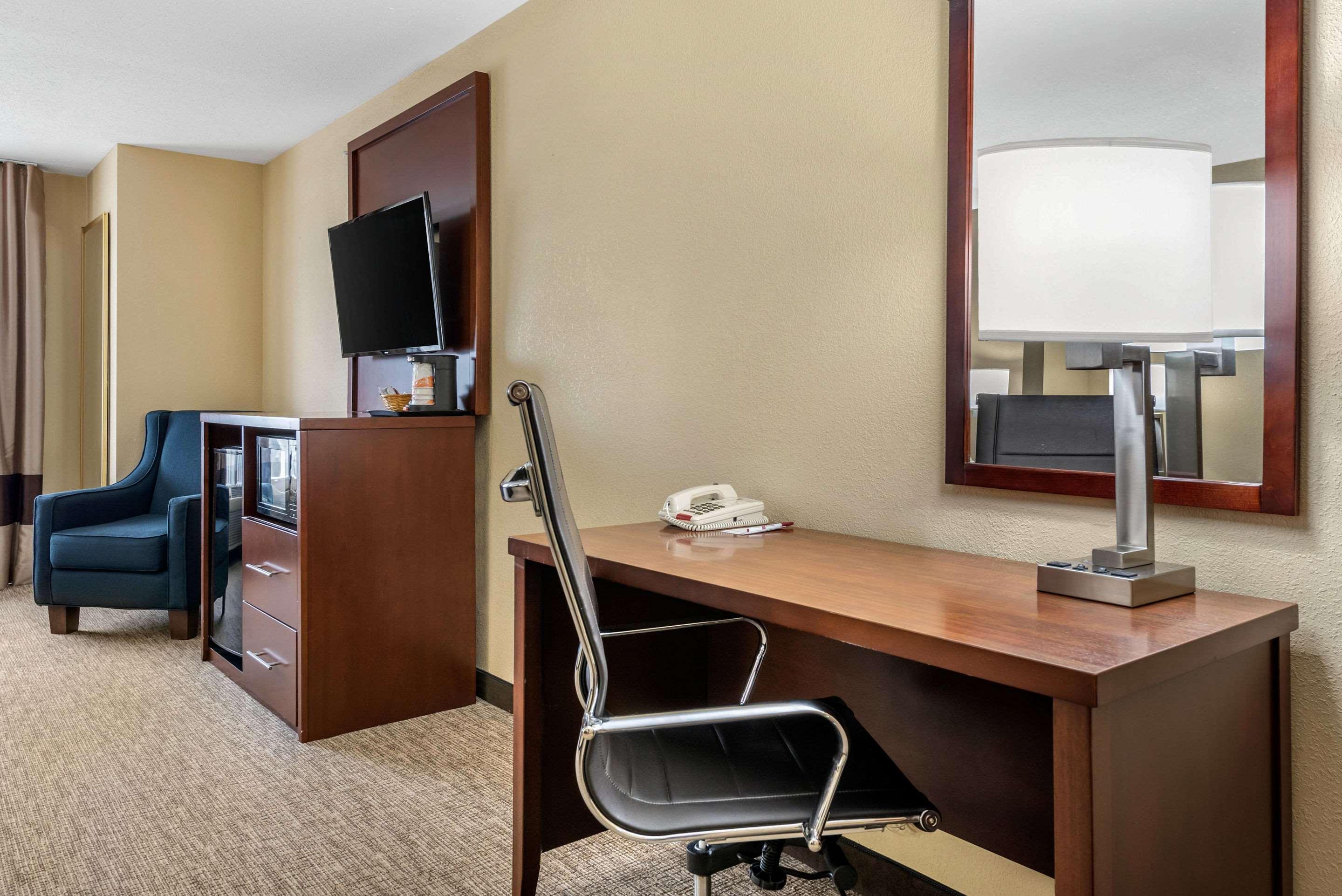 Comfort Suites Dayton-Wright Patterson Zewnętrze zdjęcie